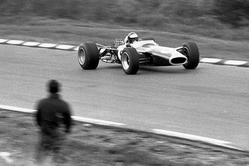 Jim Clark v plné jízdě v roce 1967.