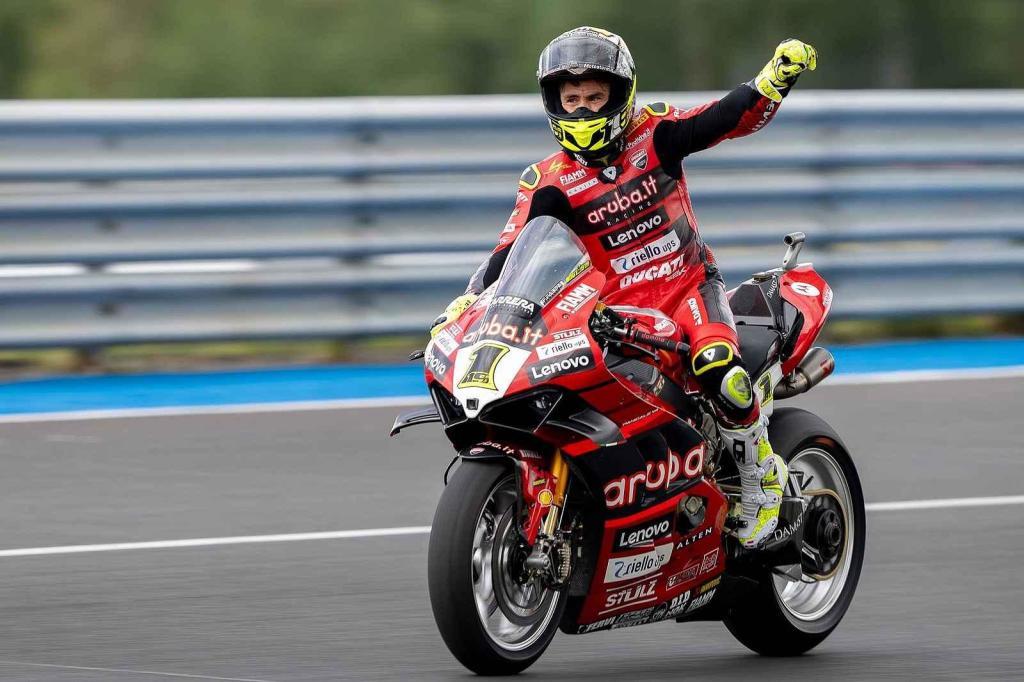 Na startu budou všecha esa třídy Superbike.