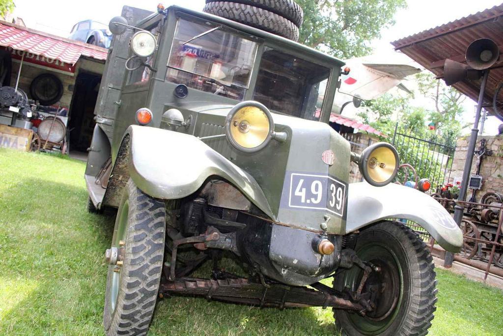 Vojenská Tatra 72 Jana Drozda vyhrála na slavkovském Veteranfestu první místo ve své kategorii.