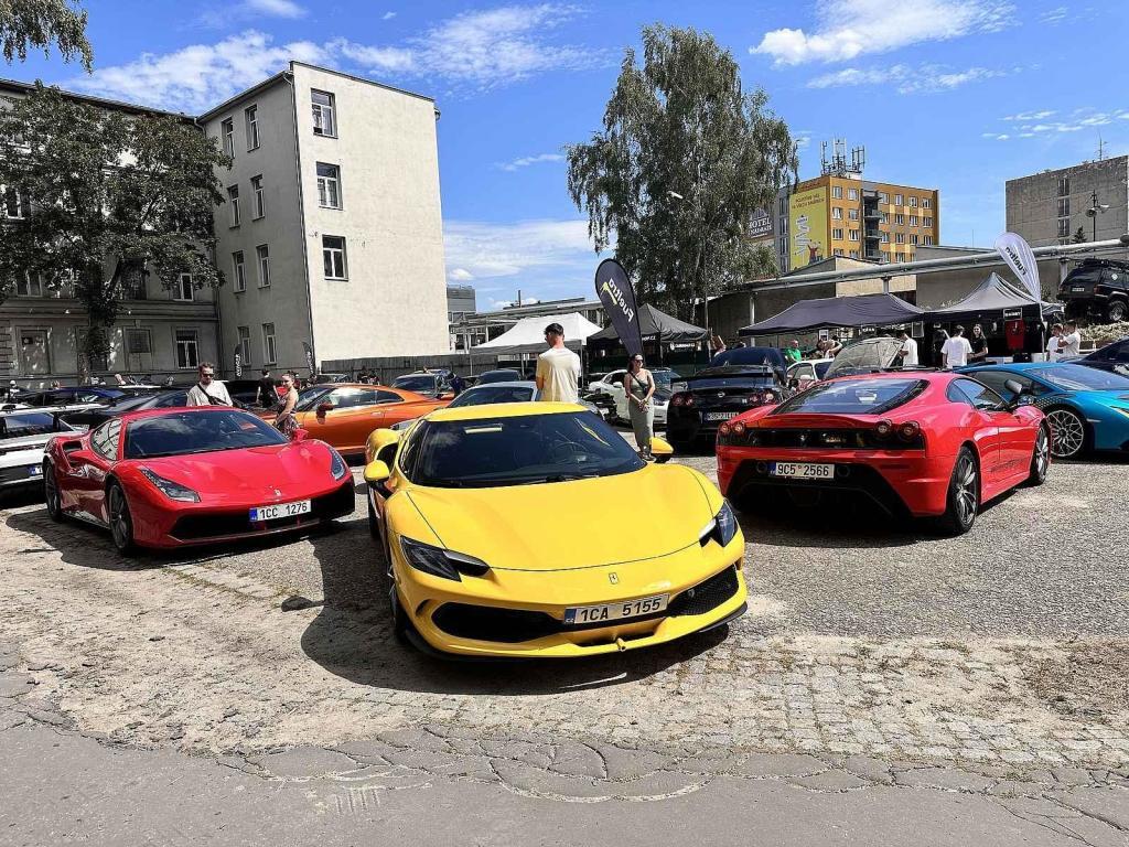 První ročník akce Fueltra - The Meet #1 přilákal stovky návštěvníků.