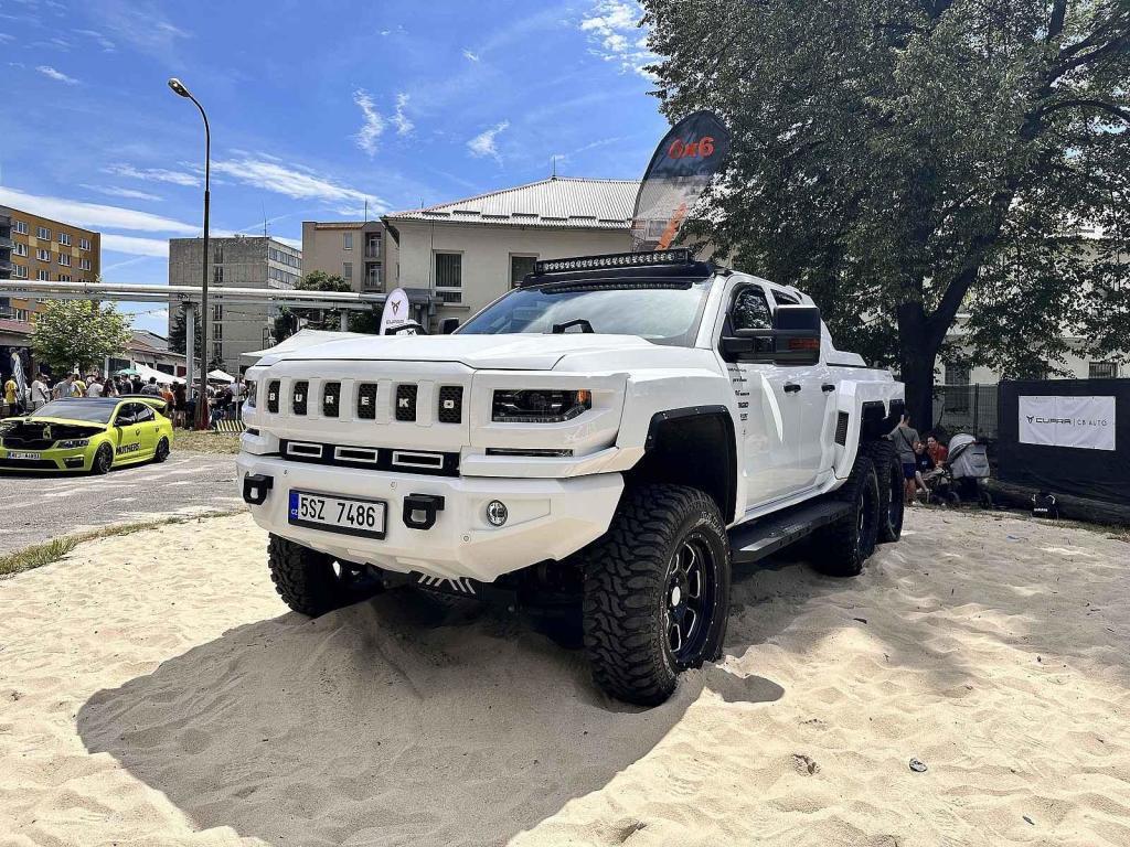 První ročník akce Fueltra - The Meet #1 přilákal stovky návštěvníků.