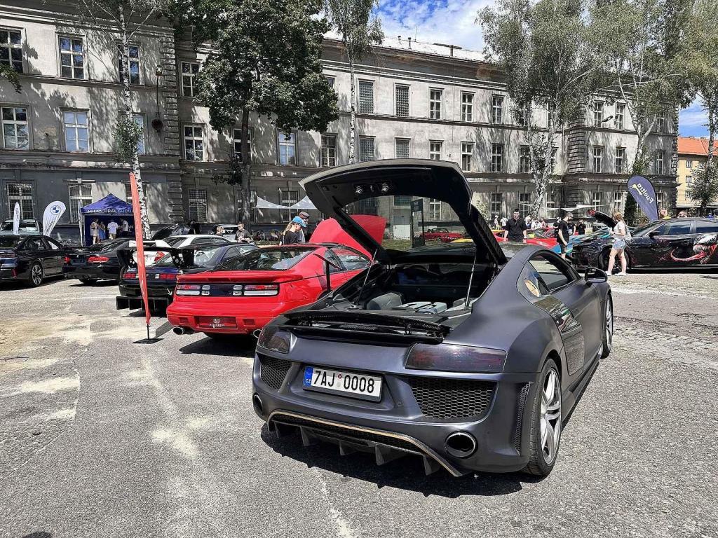 První ročník akce Fueltra - The Meet #1 přilákal stovky návštěvníků.