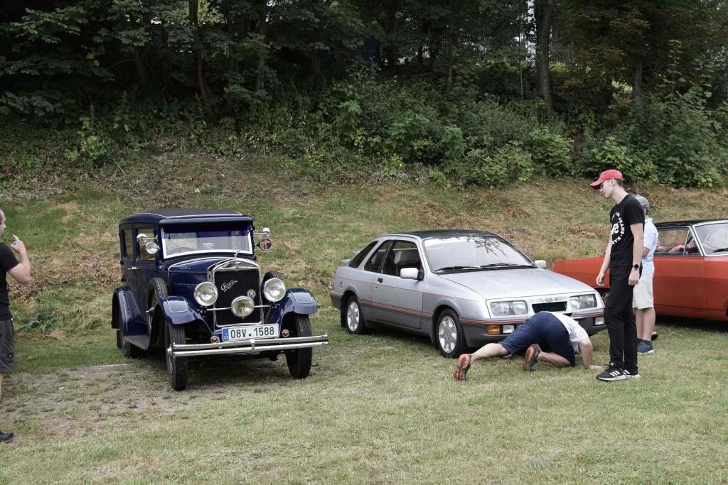 Hasičské hřiště v Huti obsadil další ročník Veterán Show.