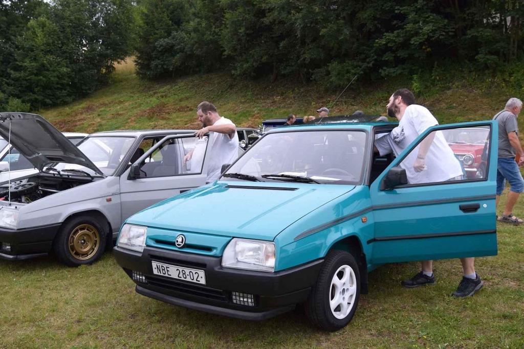 Hasičské hřiště v Huti obsadil další ročník Veterán Show.