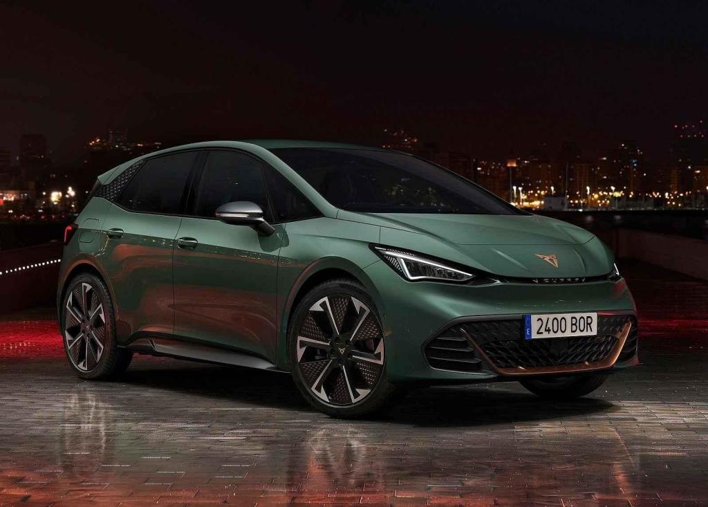 Nižší střední třída - mezi nejhoršími Cupra Born - 2 kusy
