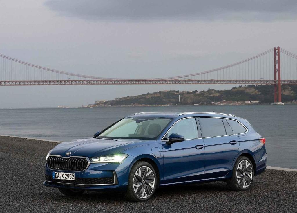 Vyšší střední třída - nejlepší Škoda Superb - 4264 kusů
