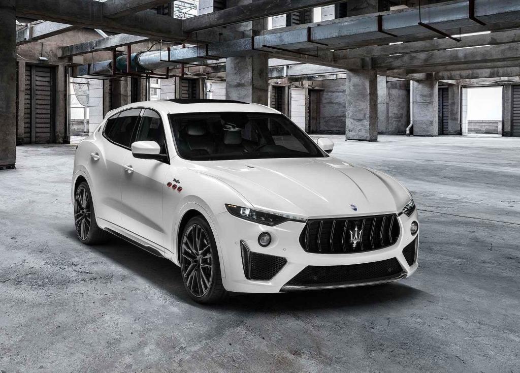 Největší SUV - mezi nejhoršími Maserati Levante - 2 kusy