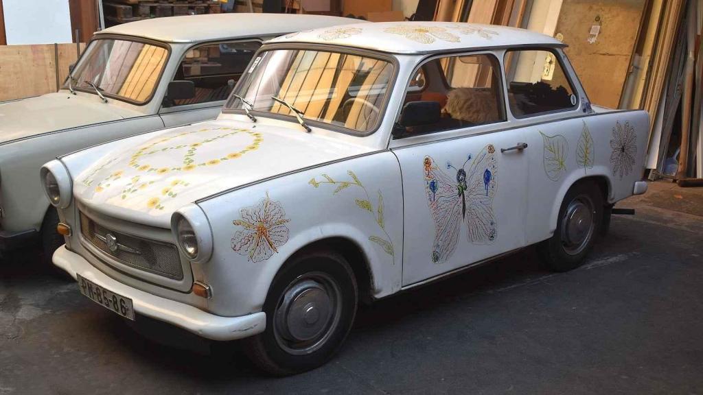 Tento Trabant má rok výroby 1965. Dosud je plně funkční