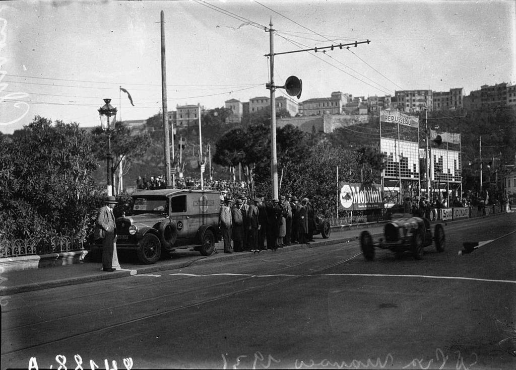 Chiron vítězí při Grand Prix Monaka v roce 1931. Foto: Wikimedia Commons, Agence de presse Meurisse, volné dílo