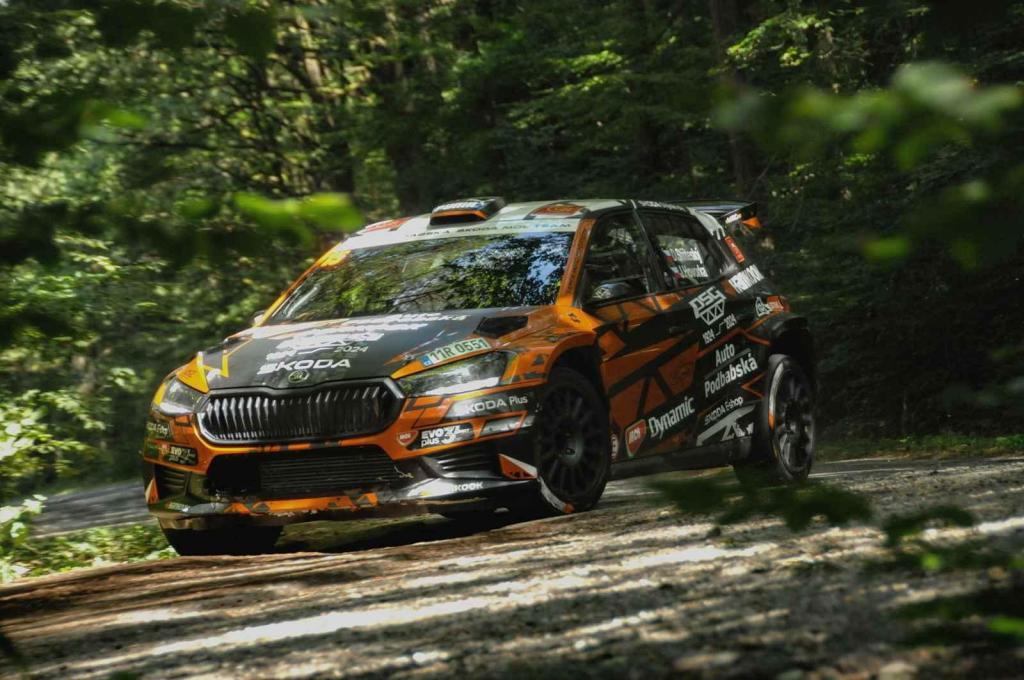 V rámci přípravy na víkendový 53. ročník Barum Czech Rally Zlín absolvovala třicítka pilotů úterní test na trati Ludkovice - Biskupice.