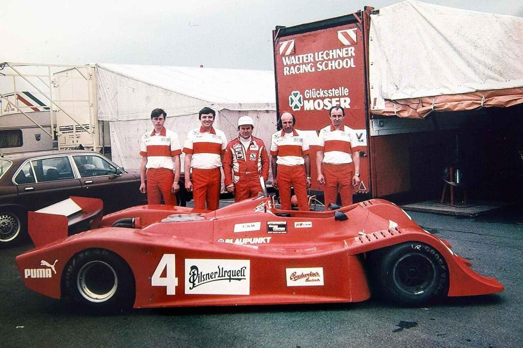 Adámkův tým s vozem Williams FW07 Can-Am v roce 1986 při závodu Inteserie na okruhu Zeltweg.
