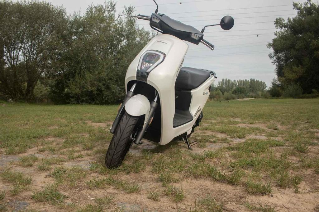 test elektroskútr Honda EM1 e: