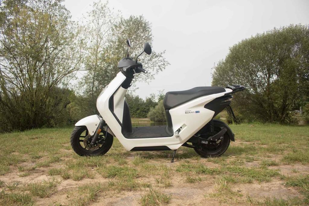 test elektroskútr Honda EM1 e:
