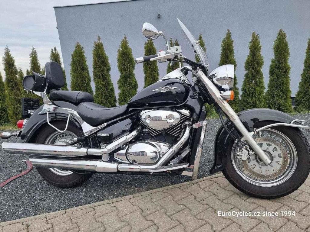 Suzuki Intruder C800