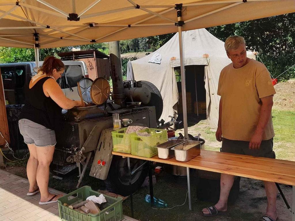 Na trasu třetího ročníku Bílichovské bludičky v sobotu 24. srpna vyrazilo 83 vozidel a strojů.