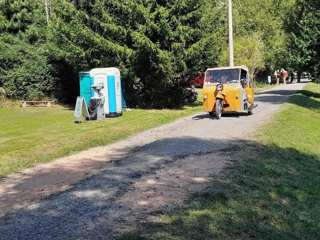 Na trasu třetího ročníku Bílichovské bludičky v sobotu 24. srpna vyrazilo 83 vozidel a strojů.