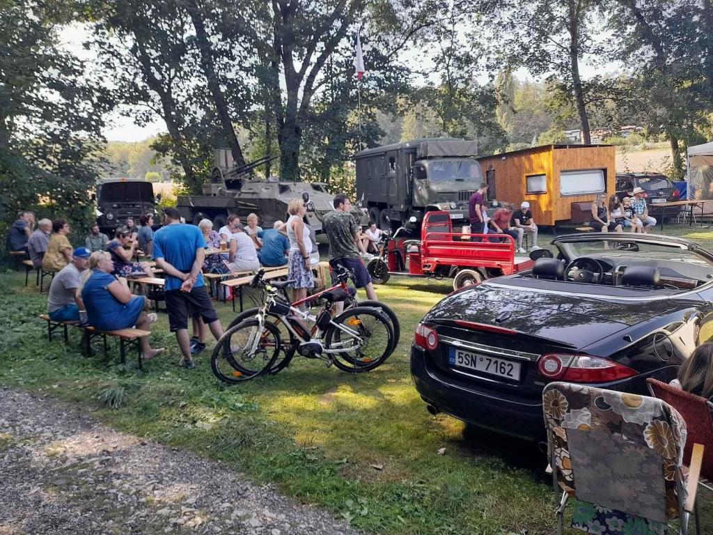Na trasu třetího ročníku Bílichovské bludičky v sobotu 24. srpna vyrazilo 83 vozidel a strojů.