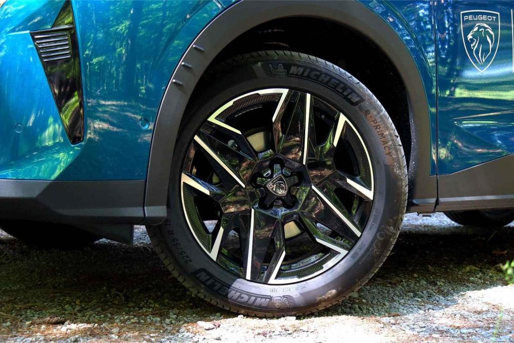 Peugeot 3008 1.2 PureTech Hybrid