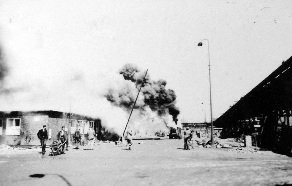Opět 30. července 1944 a umělé zamlžování s traktorem Lanz Bulldog.