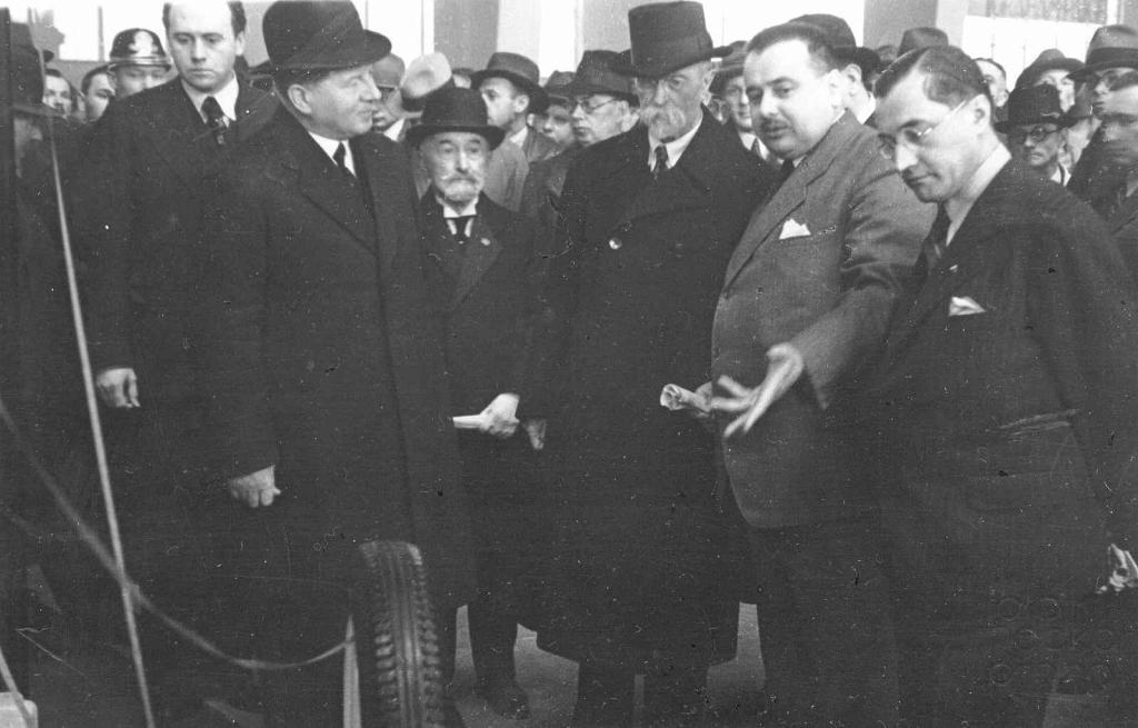 Karel Hrdlička (druhý zprava) při setkání s T.G. Masarykem