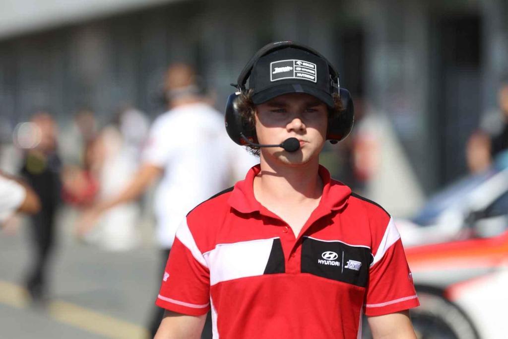 Na Automotodromu Brno se o víkendu konal jeden z vrcholů sezony - Masaryk Racing Days.