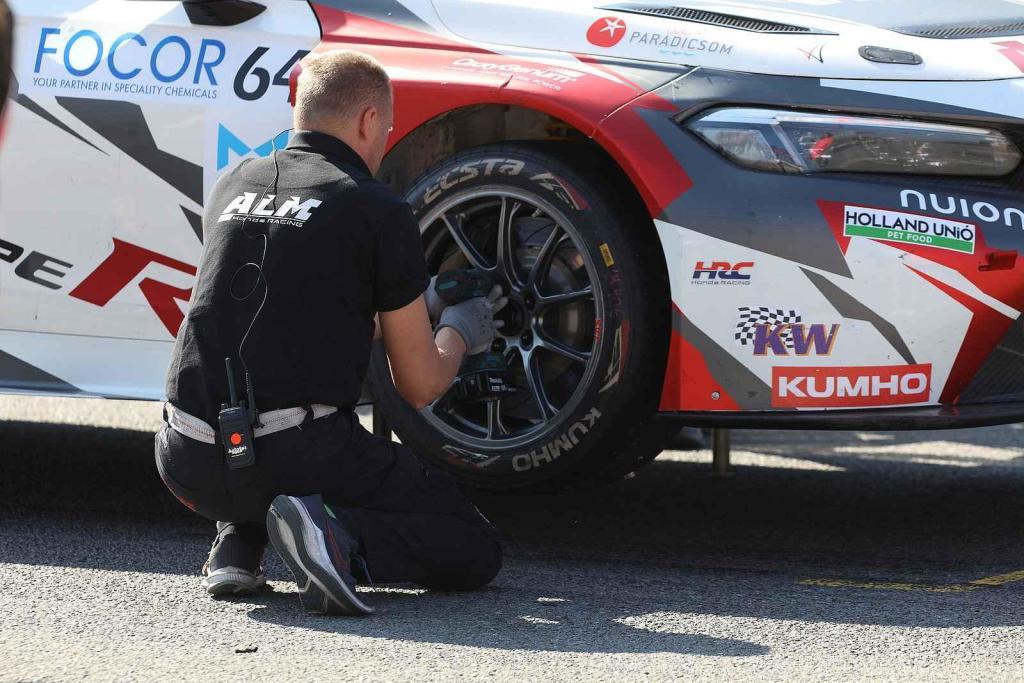 Na Automotodromu Brno se o víkendu konal jeden z vrcholů sezony - Masaryk Racing Days.