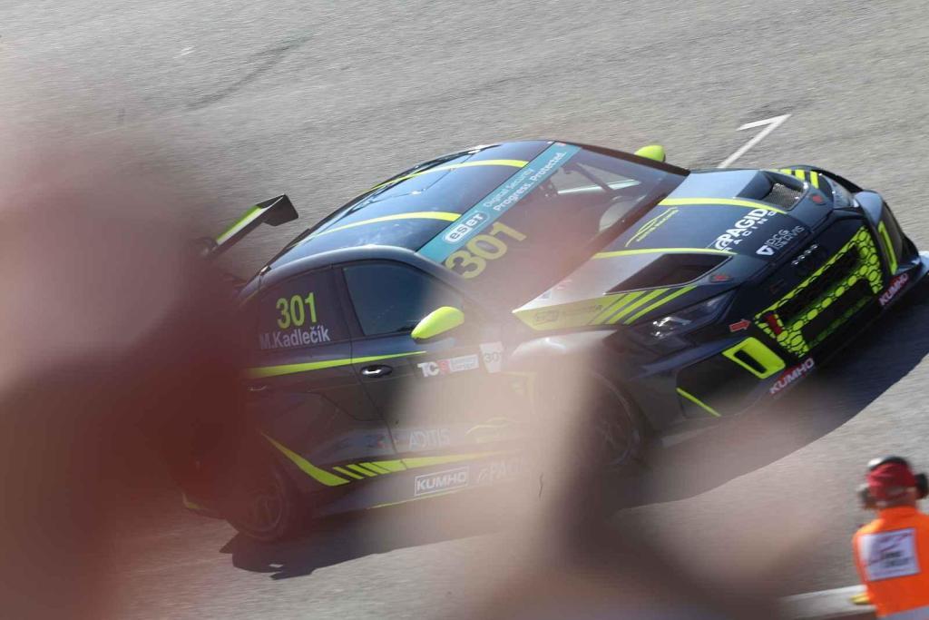 Na Automotodromu Brno se o víkendu konal jeden z vrcholů sezony - Masaryk Racing Days.