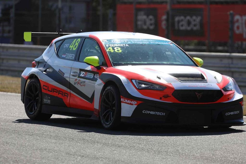 Na Automotodromu Brno se o víkendu konal jeden z vrcholů sezony - Masaryk Racing Days.