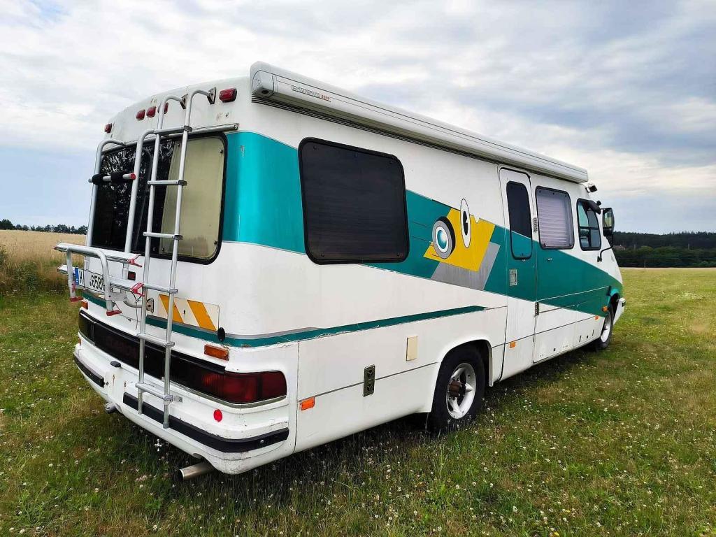 Clarion je extrémně vzácný. V letech 1991 a 1992 bylo vyrobeno jen 270 kusů.