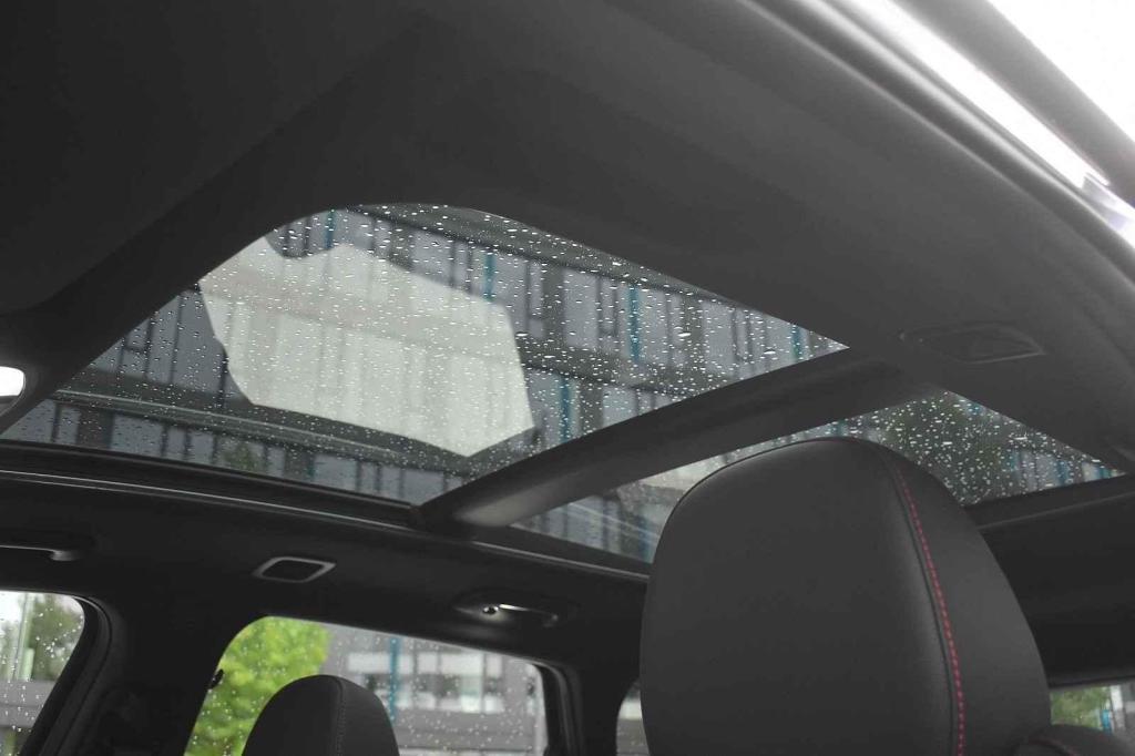 Přední část panoramatického okna můžete otevřít