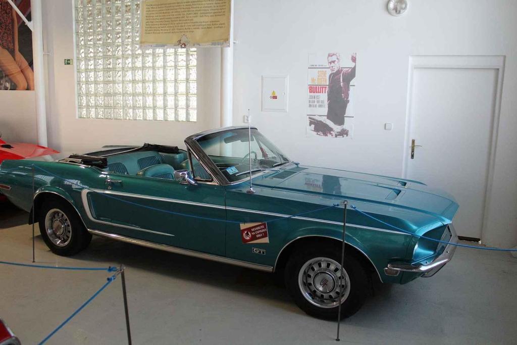 Ford Mustang GT 302.