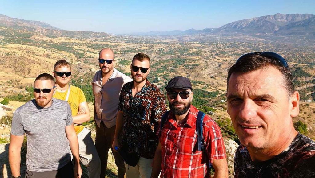 Dobrodruh Filip Vítek přivezl z Dubaje na jih Moravy starý teréňák. V následujících dvou letech s ním objede Afriku