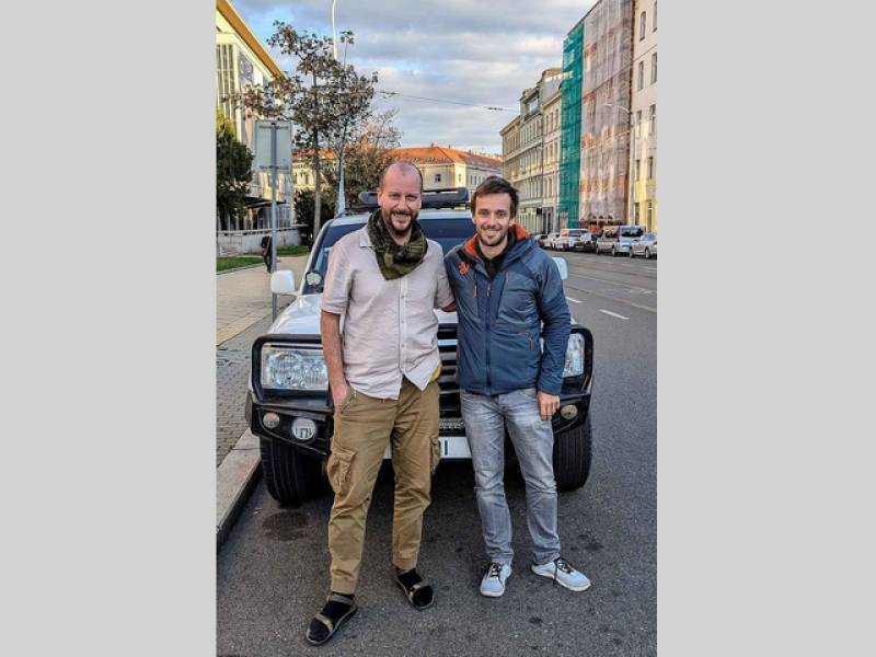 Dobrodruh Filip Vítek přivezl z Dubaje na jih Moravy starý teréňák. V následujících dvou letech s ním objede Afriku