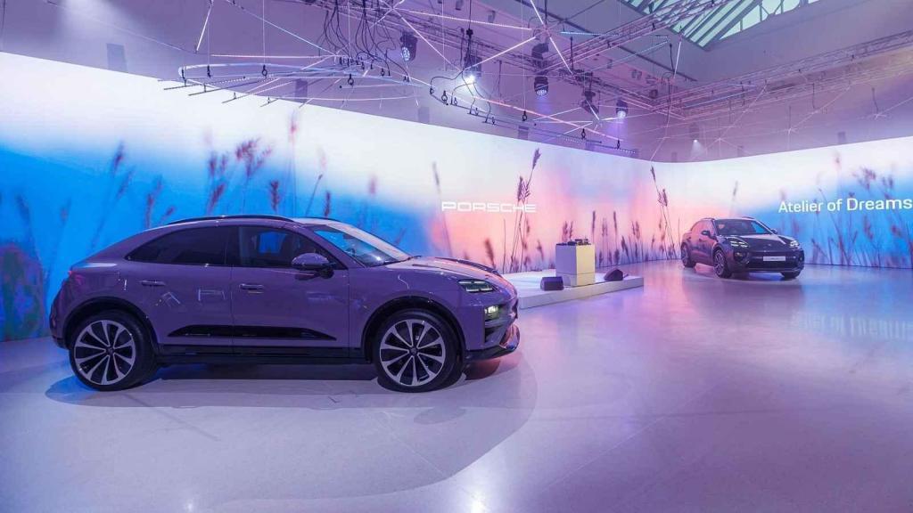 Porsche Macan se představilo v pražské galerii Mánes