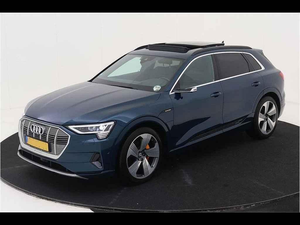 Cena ojetého automobilu Audi e-tron poklesla o 16 procent.