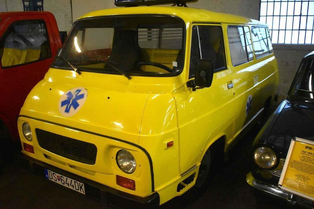 A ještě jeden z posledních vyrobených kusů sanitky v bratislavském technickém muzeu