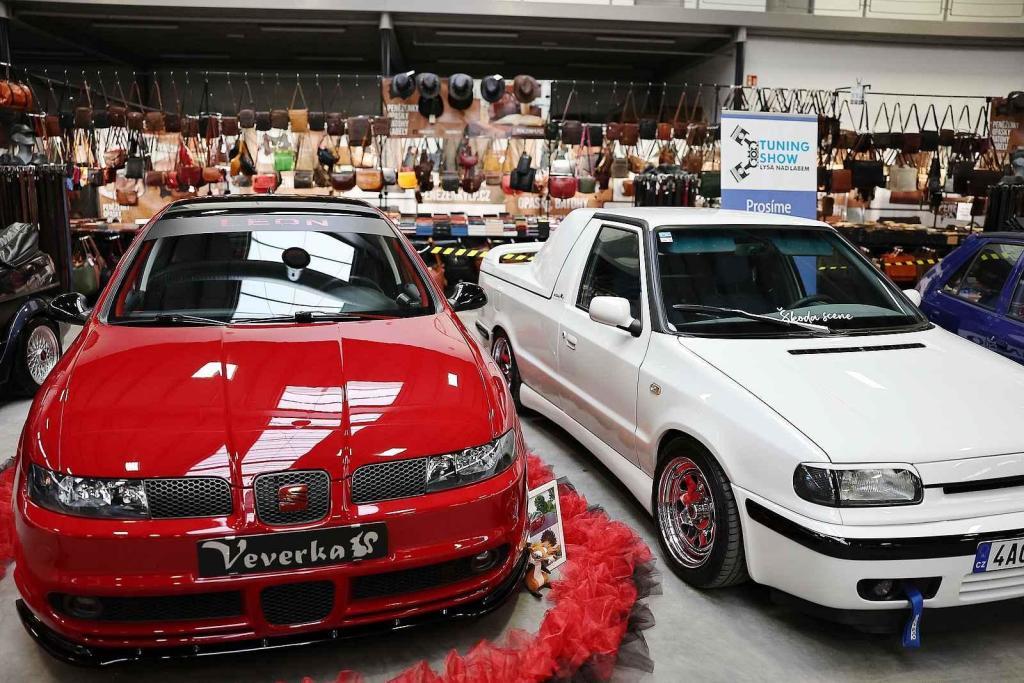 Z autosalonu v Lysé v pátek 1. listopadu 2024.
