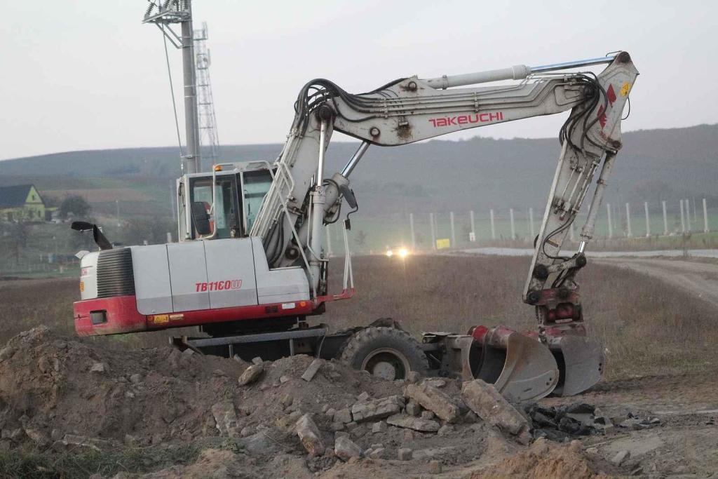 Situace v blízkosti napojení dálnice D55 na silnici I/54 u Bzence, a to první listopadový čtvrtek odpoledne.