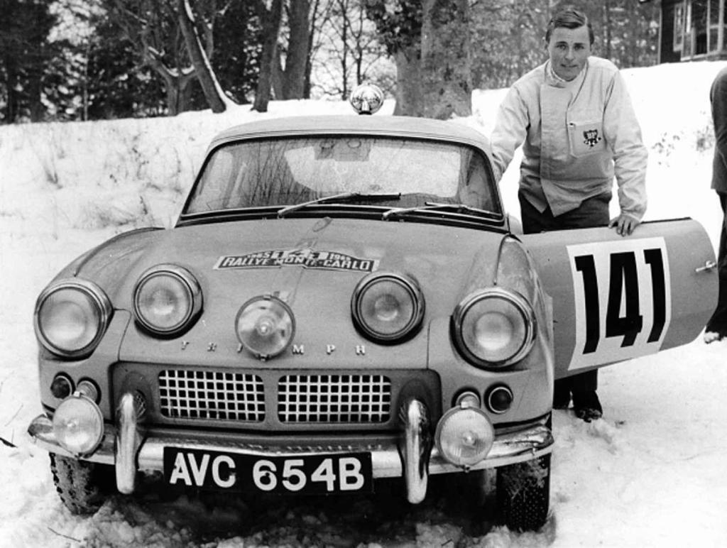 Simo Lampinen s Triumphem Spitfire při Rallye Monte Carlo 1965.