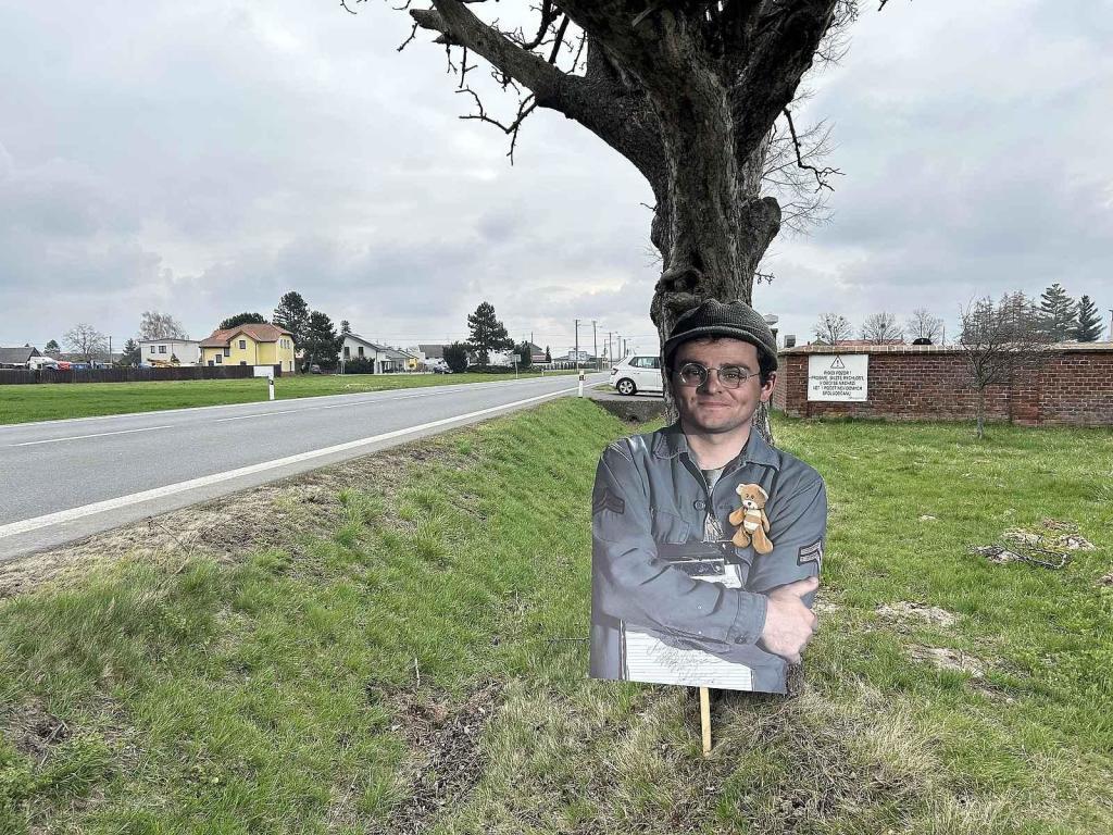 Na radar upozorňuje Radar z M.A.S.H.