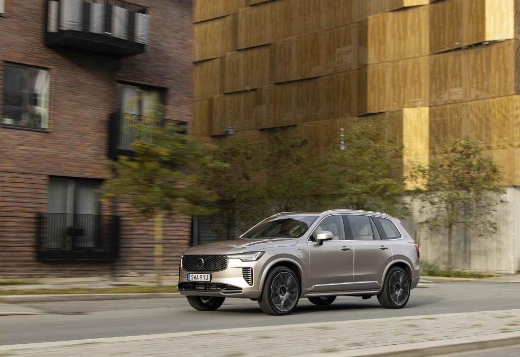 Volvo XC90 po modernizaci přináší ještě více pohodlí a uživatelské přívětivosti.