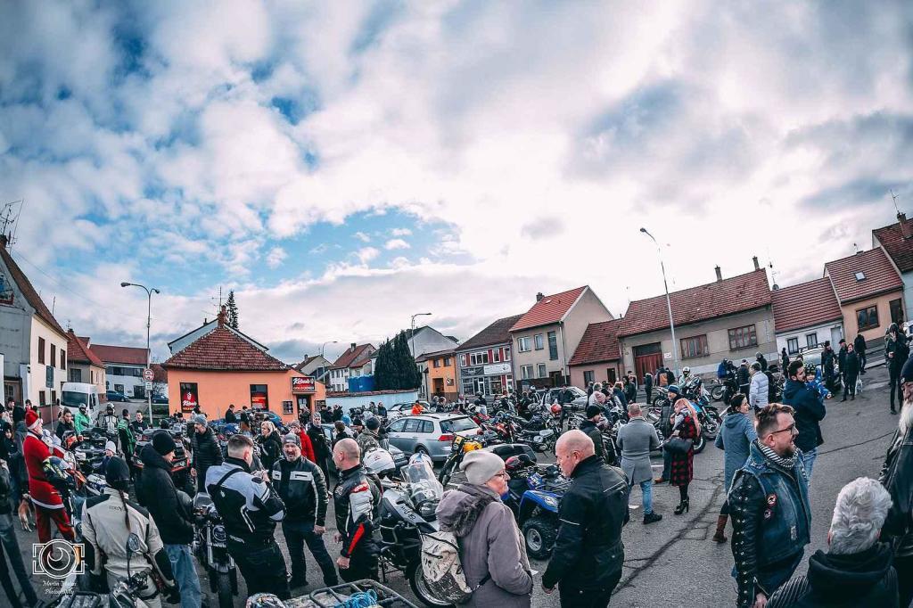 Vánočka 2024. Podívejte se, jak vypadal tradiční sraz motorkářů ve Slavkově.