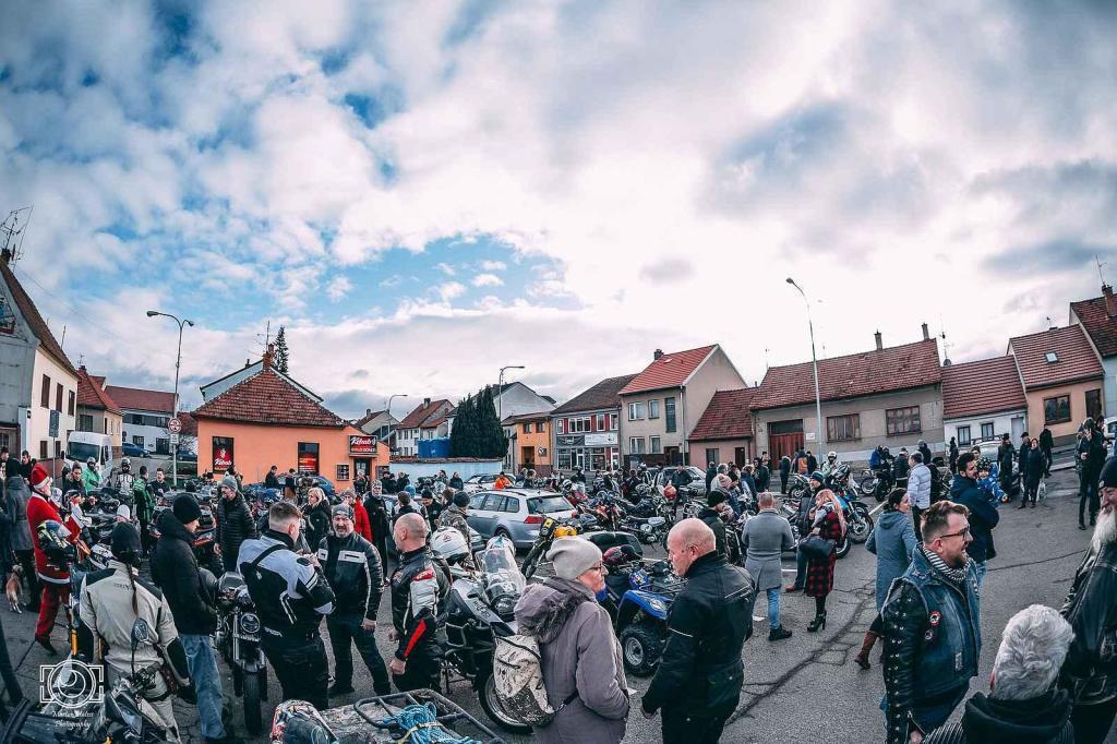 Vánočka 2024. Podívejte se, jak vypadal tradiční sraz motorkářů ve Slavkově.