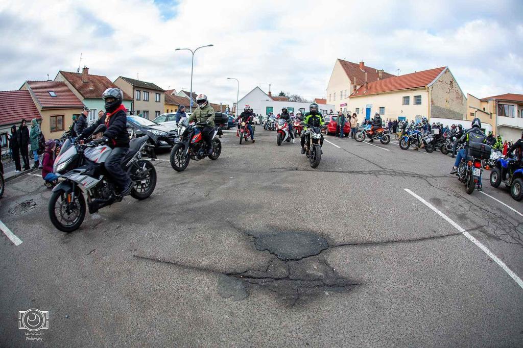 Vánočka 2024. Podívejte se, jak vypadal tradiční sraz motorkářů ve Slavkově.