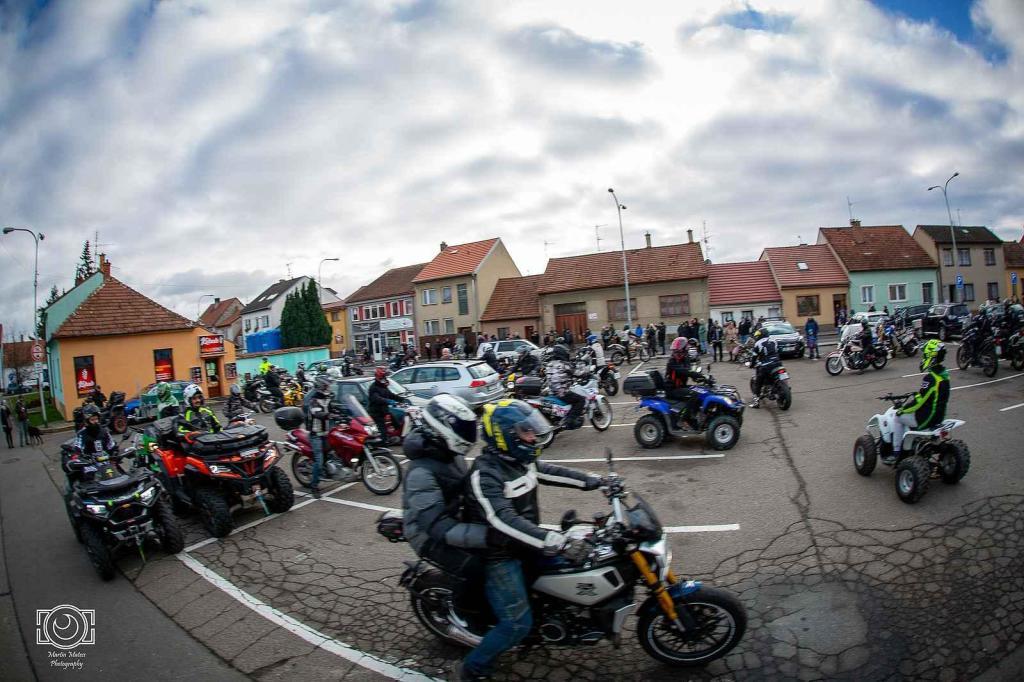 Vánočka 2024. Podívejte se, jak vypadal tradiční sraz motorkářů ve Slavkově.