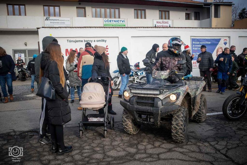 Vánočka 2024. Podívejte se, jak vypadal tradiční sraz motorkářů ve Slavkově.