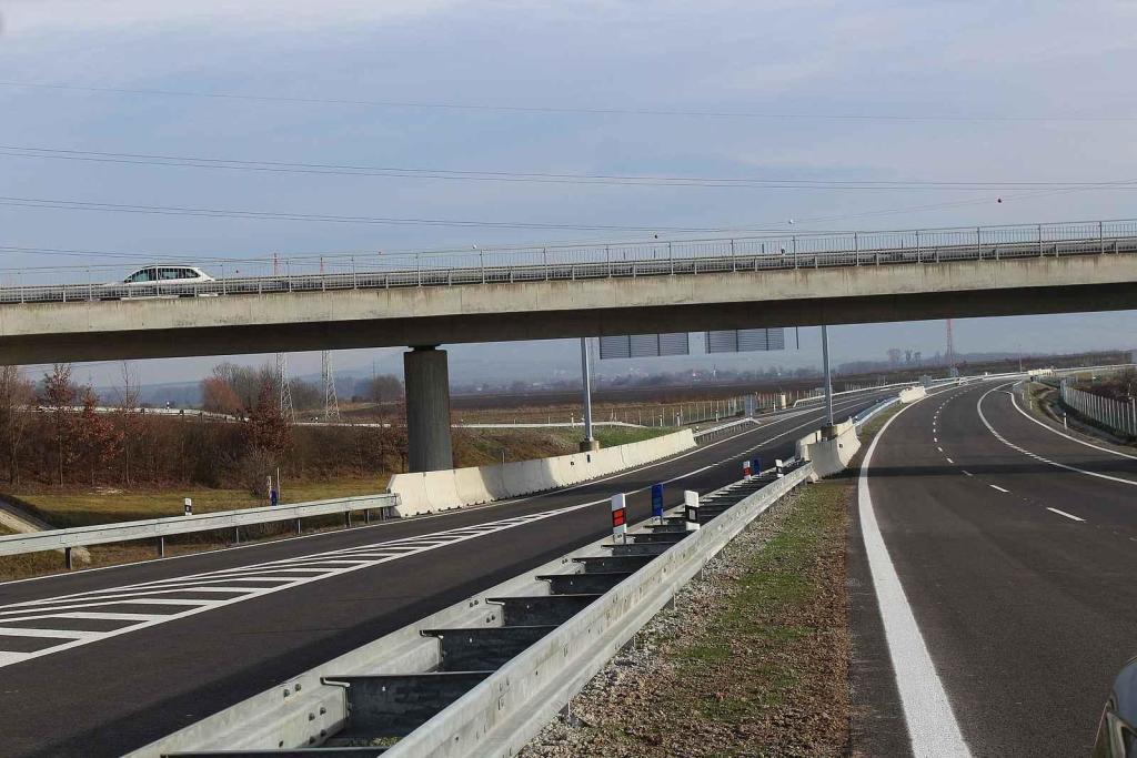 Dokončený úsek dálnice D49 od Hulína po mimoúrovňovou křižovatku u Martinic