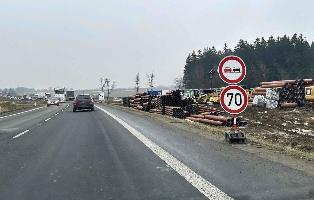 Na silnici I/35 mezi Janovem a Opatovcem budou do konce roku měřit rychlost radary. Řidiči podél budoucí D35 totiž nedodržují rychlost a ohrožují pracovníky stavby.
