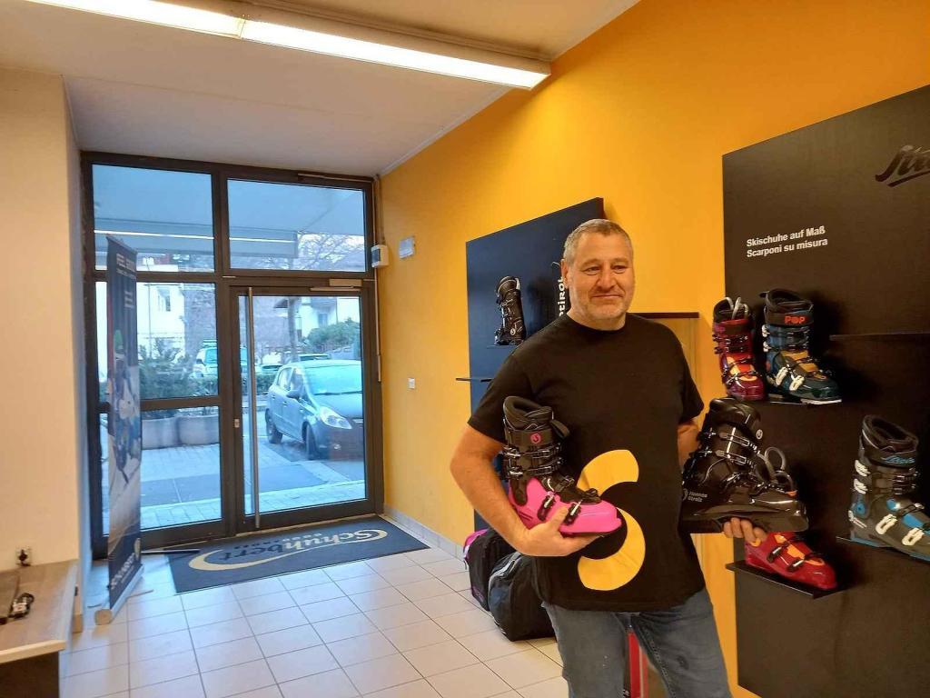 Hubert Rabensteiner vymyslel speciální přeskáče, které se přizpůsobují noze s defekty.