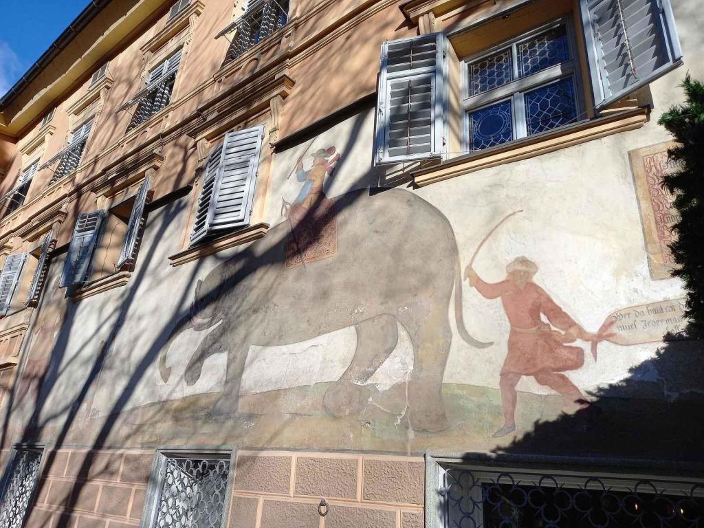 Zde žil ve vyhnanství v Brixenu Karel Havlíček Borovský.